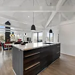 Дом отдыха Architect-designed Activity House With A Unique Location - 1024