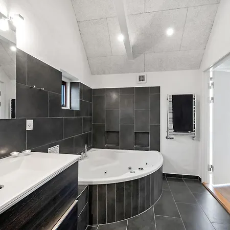 Architect-designed Activity House With A Unique Location - 1024 Ringkøbing
