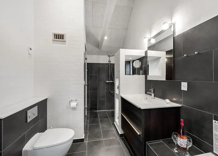 Architect-designed Activity House With A Unique Location - 1024 *