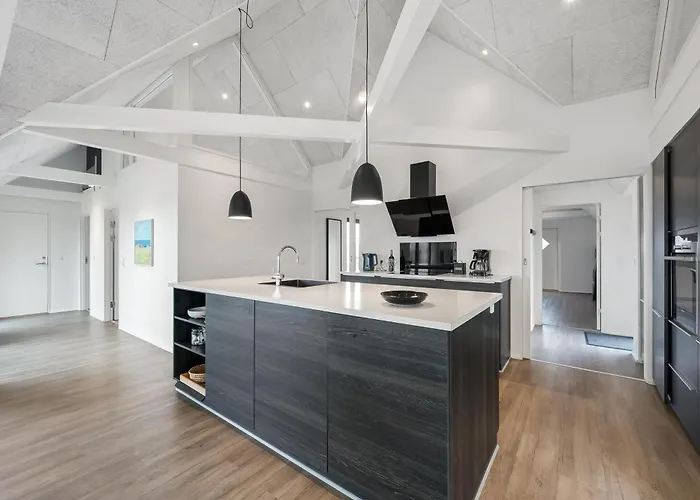 Architect-designed Activity House With A Unique Location - 1024 Nyaraló