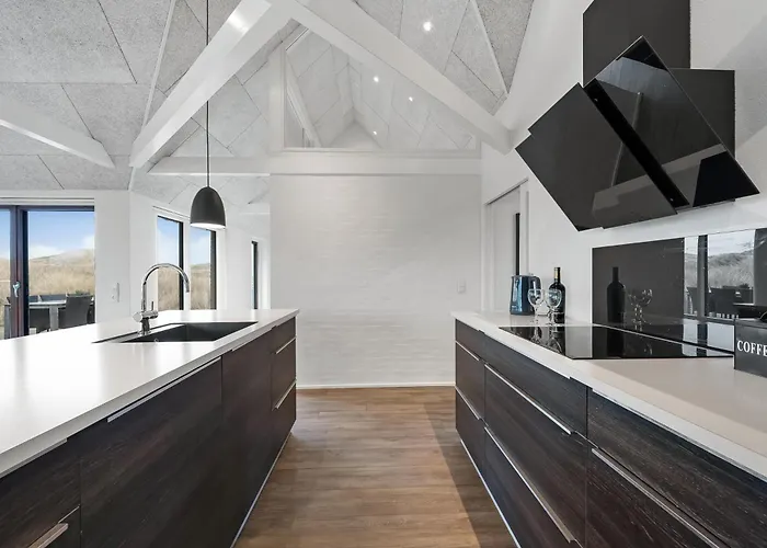 Architect-designed Activity House With A Unique Location - 1024 Nyaraló